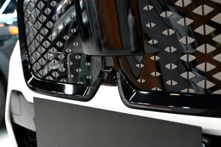 BMW ix1 키드니 그릴 랩핑 전후 차이, / 수원시 영통구 원천동