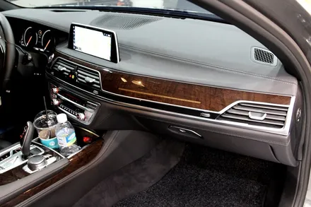 BMW 730d 3M브러쉬 실내 랩핑으로 우드 탈출! / 수원시 영통구 원천동