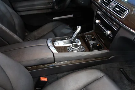 bmw 7시리즈 F01 수원랩핑 실내 우드를 카본으로! / 수원시 영통구 원천동