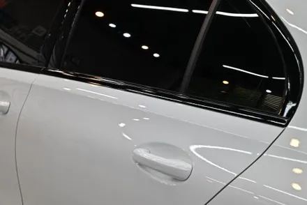 벤츠 윈도몰딩 크롬죽이기 랩핑으로! / 수원시 영통구 원천동