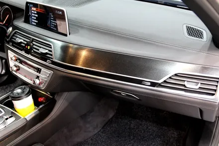 BMW 730d 3M브러쉬 실내 랩핑으로 우드 탈출! / 수원시 영통구 원천동