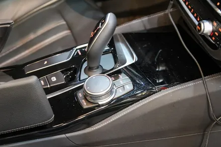 BMW G30 실내랩핑으로 리얼카본 연출 해봤어요! / 수원시 영통구 원천동