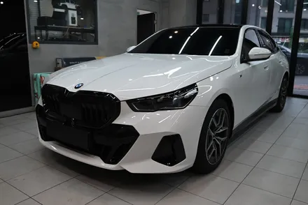 BMW 5시리즈 완성은 블랙! 그릴 랩핑으로 완성하는 시크한 드레스업! / 수원시 영통구 원천동