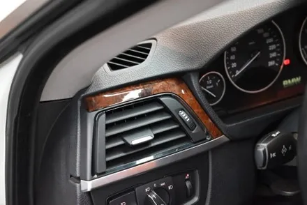 BMW F30 3시리즈 실내 랩핑 카본으로 스포티한 분위기 연출! / 수원시 영통구 원천동