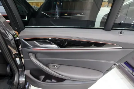 BMW G30 실내랩핑으로 리얼카본 연출 해봤어요! / 수원시 영통구 원천동