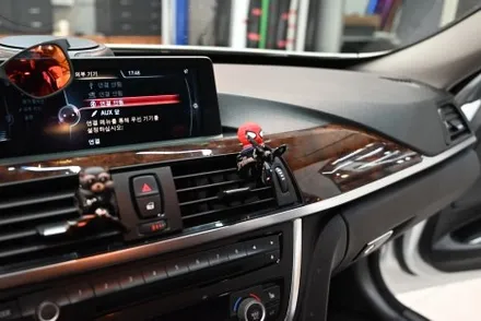 BMW F30 3시리즈 실내 랩핑 카본으로 스포티한 분위기 연출! / 수원시 영통구 원천동