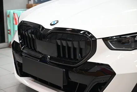 BMW 5시리즈 완성은 블랙! 그릴 랩핑으로 완성하는 시크한 드레스업! / 수원시 영통구 원천동