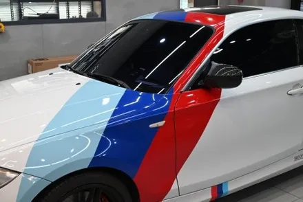 BMW  E82 1M 랩핑으로 데칼 시공. / 수원시 영통구 원천동