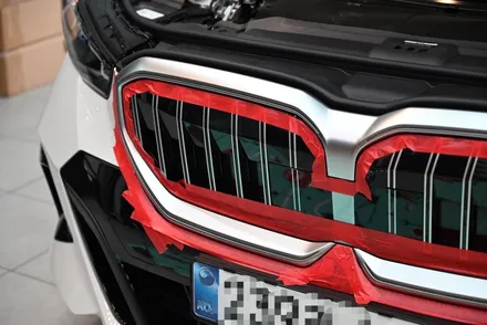 BMW 5시리즈 완성은 블랙! 그릴 랩핑으로 완성하는 시크한 드레스업! / 수원시 영통구 원천동
