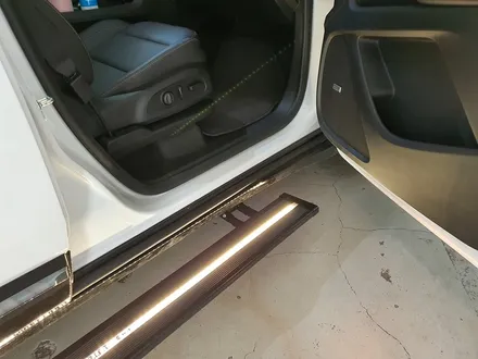 SUV RV 차량에는 전동 사이드스텝과 에코파워캡 강력 추천! 진주 오토리버스에서 장착해보세요~ 쉐보레 트레버스 / 진주, 창원, 순천