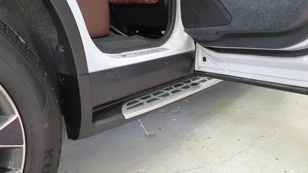 SUV RV 차량 QM6 사이드스텝 장착하면 승하차가 한결 편해질 뿐만 아니라 외관까지 업그레이드됩니다! / 진주, 창원, 순천