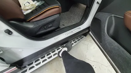 SUV RV 차량 QM6 사이드스텝 장착하면 승하차가 한결 편해질 뿐만 아니라 외관까지 업그레이드됩니다! / 진주, 창원, 순천