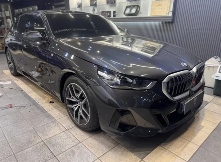 부산BMW블랙그릴 G60 5시리즈 하이그로시 M그릴 튜닝 작업 완료 / 부산 동래, 양산