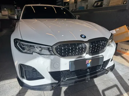 부산 G20 340I  리얼카본그릴 카본휀더가니쉬(에어브리더)V타입 리얼카본 스포일러 교체장착 / 부산 동래, 양산