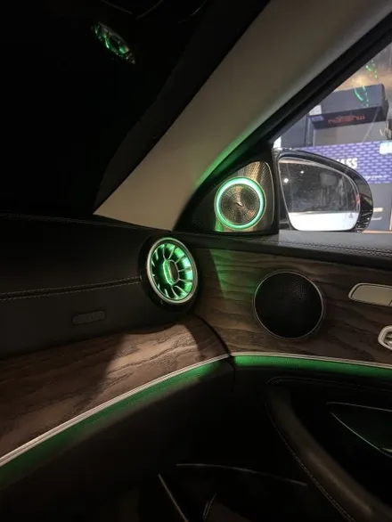 부산벤츠송풍구엠비언트 3d부메스터트위터 패키지로 W213 E220d차량 튜닝변화 / 부산 동래, 양산