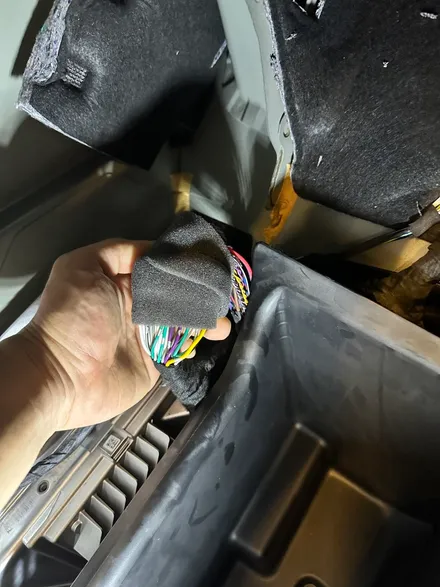 부산 BMW G30 520D AVI BM100 4D 와 무스웨이 D8로 사운드 업그레이드 하기 (+음향정밀체크) / BMW / 5시리즈 (G30) / 부산 동래구