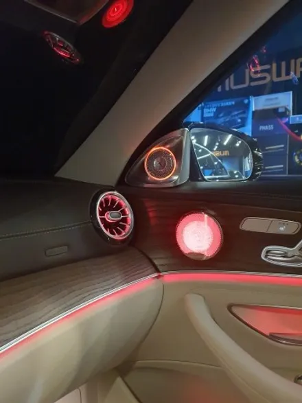부산 W213 E300 송풍구 엠비언트 1.2열 4D 전동 부메스터 미드레인지 엠비언트 시공후기 / 부산 동래, 양산