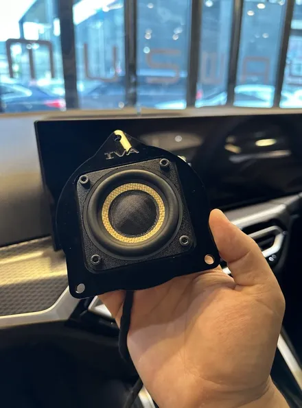 부산 bmw 튜닝 i4차량에 무스웨이 bmw 스피커 순정어라운드뷰 크리스탈 4종 세트 시공 완료 / 부산 동래, 양산