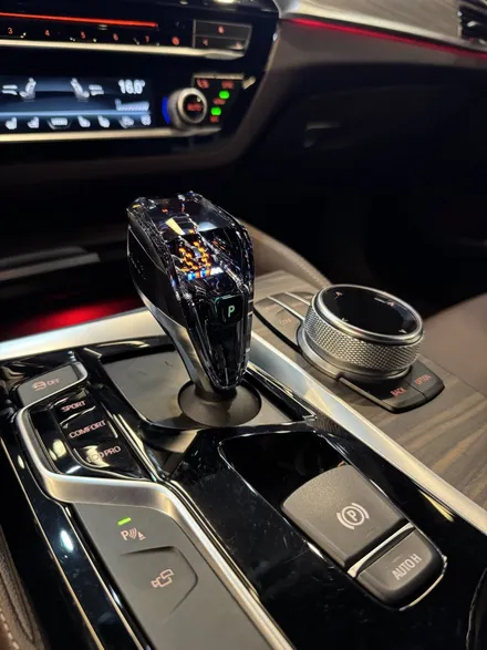 부산 BMW G30 5시리즈 실내의 품격, 크리스탈기어봉 3종세트로 완성되는 럭셔리 감성 / 부산 동래, 양산
