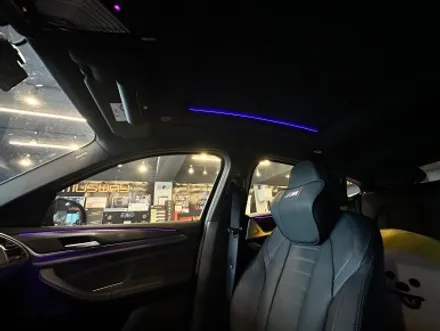 부산 BMW G02 X4 천장 루프 엠비언트 시공으로 실내 인테리어 분위기 살리기! / BMW / X4 (G02) / 부산 동래구