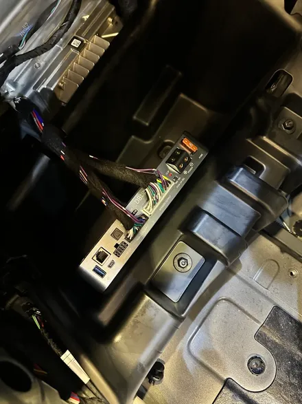 부산 BMW G30 520D AVI BM100 4D 와 무스웨이 D8로 사운드 업그레이드 하기 (+음향정밀체크) / BMW / 5시리즈 (G30) / 부산 동래구