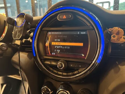 부산 BMW F56 미니쿠퍼 무선애플 카플레이 안드로이드오토 미러링 모듈시공과 순정애플카플레이 프로그래밍 활성화 시키기!/ 미니 / 쿠퍼 / 부산 동래구