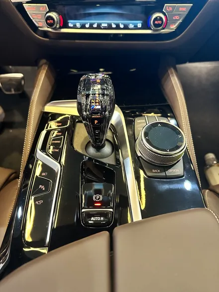 부산 BMW G30 530E 520i 520D 순정 어라운드뷰 서라운드뷰 크리스탈기어봉 아이드라이브(조그셔틀) 3종 세트 후기 ! / BMW / 5시리즈 (G30) / 부산 동래구