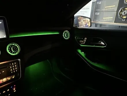 부산 벤츠 C117 CLA45 AMG 송풍구 엠비언트 풋등 도어몰딩 대쉬보드 엠비언트 시공으로 차량 변신! / 부산 동래, 양산