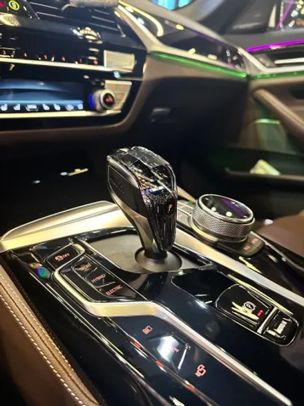 부산 BMW G30 530E 520i 520D 순정 어라운드뷰 서라운드뷰 크리스탈기어봉 아이드라이브(조그셔틀) 3종 세트 후기 ! / BMW / 5시리즈 (G30) / 부산 동래구