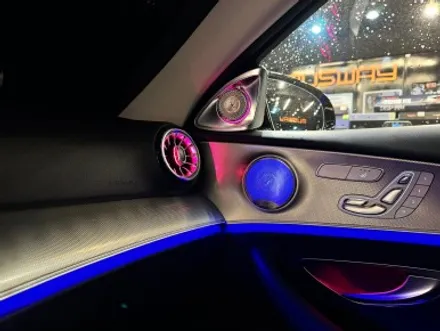 부산 W213 E300 미드레인지 엠비언트 와이드콕핏 디지털 클러스터 시공 후기 :) / 벤츠 / E-클래스 W213 / 부산 동래구