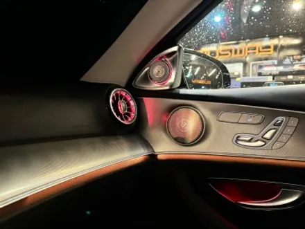 부산 W213 E300 미드레인지 엠비언트 와이드콕핏 디지털 클러스터 시공 후기 :) / 벤츠 / E-클래스 W213 / 부산 동래구