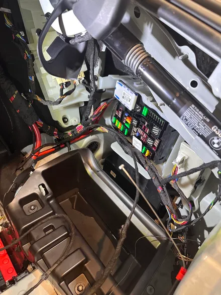 부산 BMW G30 520D 킥모션(풋센서, 킥모션, 킥오프닝) 시공으로 차량 편리하게 사용하기! / 부산 동래, 양산