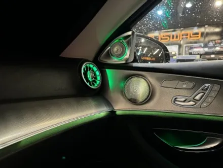 부산 W213 E300 미드레인지 엠비언트 와이드콕핏 디지털 클러스터 시공 후기 :) / 벤츠 / E-클래스 W213 / 부산 동래구