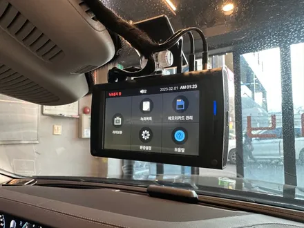 부산 벤츠 CLS 400D QXD 메가 4채널 블랙박스 커넥티드 프로 에너팩 프로 보조밧데리 시공으로 차량 안전하게 보호하기 ! / 부산 동래, 양산