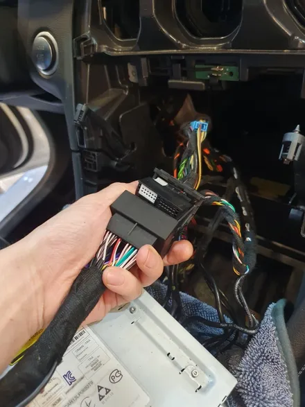 부산 벤츠 W205 C220D 무선 카플레이 안드로이드 오토 미러링 시공 후기! / 부산 동래, 양산