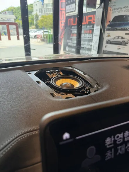 부산Bmwx3스피커튜닝 avi bm100 4d 무스웨이d8 bowers&wilkins회오리스피커시공 / 부산 동래, 양산