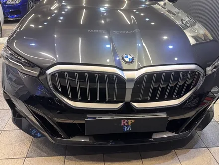 부산BMW블랙그릴 G60 5시리즈 하이그로시 M그릴 튜닝 작업 완료 / 부산 동래, 양산