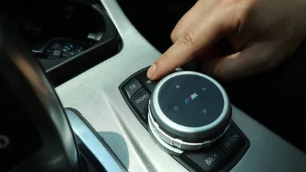 BMW 터치 네비게이션 M2C 200A HUD 네비 연동으로 차량 업그레이드 ! 순정 HUD 연동 가능! / 부산 동래, 양산