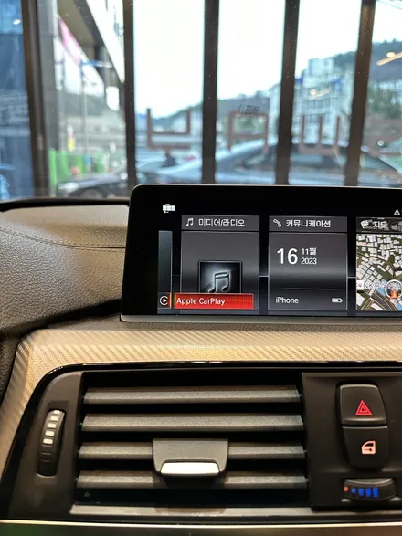 부산 BMW F30 320D 무선 순정카플레이 생성코딩과 매립형 엠비언트 시공으로 차량 업그레이드 하기! / 부산 동래, 양산