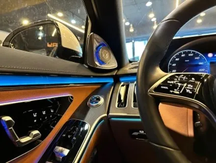 부산 벤츠 W223 S350 S400 S450 S500 액티브 엠비언트 4D 부메스터 트위터 천장부메스터 엠비언트 스피커 시공은 RPM에서! / 부산 동래, 양산
