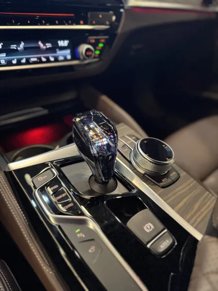 부산 BMW G30 5시리즈 실내의 품격, 크리스탈기어봉 3종세트로 완성되는 럭셔리 감성 / 부산 동래, 양산
