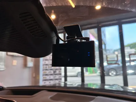 부산 벤츠 W206 C300 아이나비 QXD8000 블랙박스 스마트, 케어쉘 CZ016 보조밧데리 시공으로 방전없이 차량 보호하기! / 부산 동래, 양산