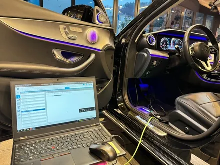 부산 W213 E300 미드레인지 엠비언트 와이드콕핏 디지털 클러스터 시공 후기 :) / 벤츠 / E-클래스 W213 / 부산 동래구