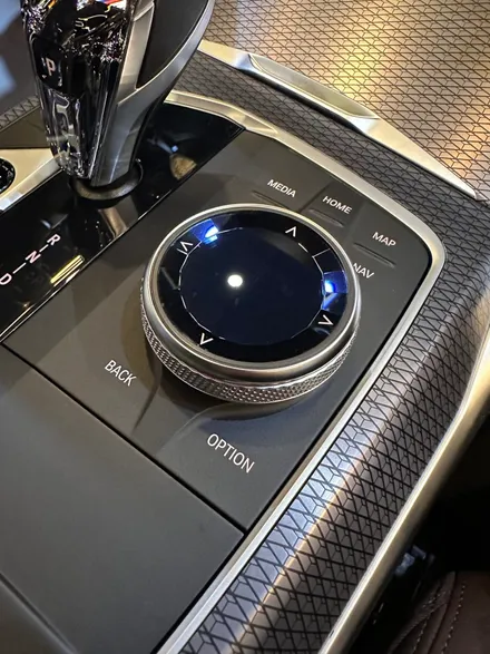부산 BMW i4 크리스탈 기어봉 아이드라이브 스타트 버튼 3종 세트 가성비 좋은 시공후기! / 부산 동래, 양산