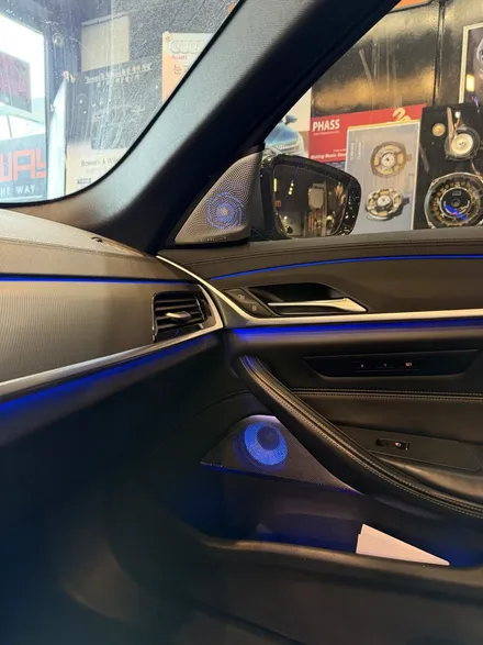 BMW회오리스피커avi bm100센터콘솔엠비언트 독서등엠비언트 G30 5시리즈를 완성 / 부산 동래, 양산