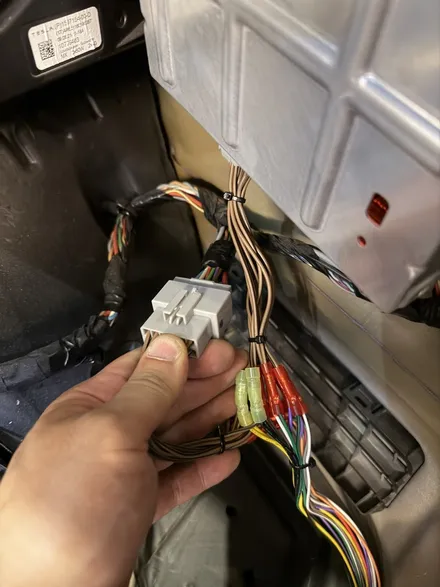 부산 테슬라모델Y 스피커튜닝 DSP앰프 실내엠비언트 오토도어핸들 한번에 끝내기 / 부산 동래, 양산