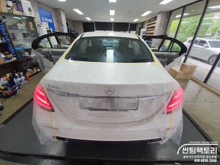 벤츠 E250 솔라가드 퀀텀 / 전면28%, 측후면14% / 아이나비QXD5000 / 에코파워팩10C 보조배터리 / 솔라가드프리미엄 만안점 / 썬팅팩토리 / 존슨썬팅 / 안양썬팅 / 안양 박달동