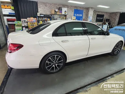 벤츠 E250 솔라가드 퀀텀 / 전면28%, 측후면14% / 아이나비QXD5000 / 에코파워팩10C 보조배터리 / 솔라가드프리미엄 만안점 / 썬팅팩토리 / 존슨썬팅 / 안양썬팅 / 안양 박달동