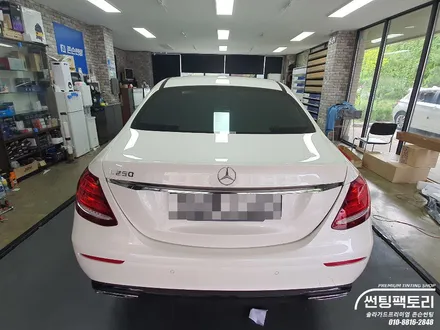 벤츠 E250 솔라가드 퀀텀 / 전면28%, 측후면14% / 아이나비QXD5000 / 에코파워팩10C 보조배터리 / 솔라가드프리미엄 만안점 / 썬팅팩토리 / 존슨썬팅 / 안양썬팅 / 안양 박달동