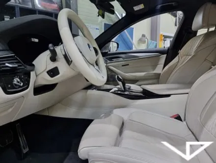 BMW_M550i_봐라다이스_실내커스텀_자동차실내_실내염색_아이보리_자동차꾸미기_차량실내_실내예쁜차_1티어_커스텀장인_유튜브 / 화성시 정남면